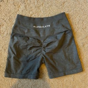 Alphalete Amplify 4.5” Shorts - Smoke